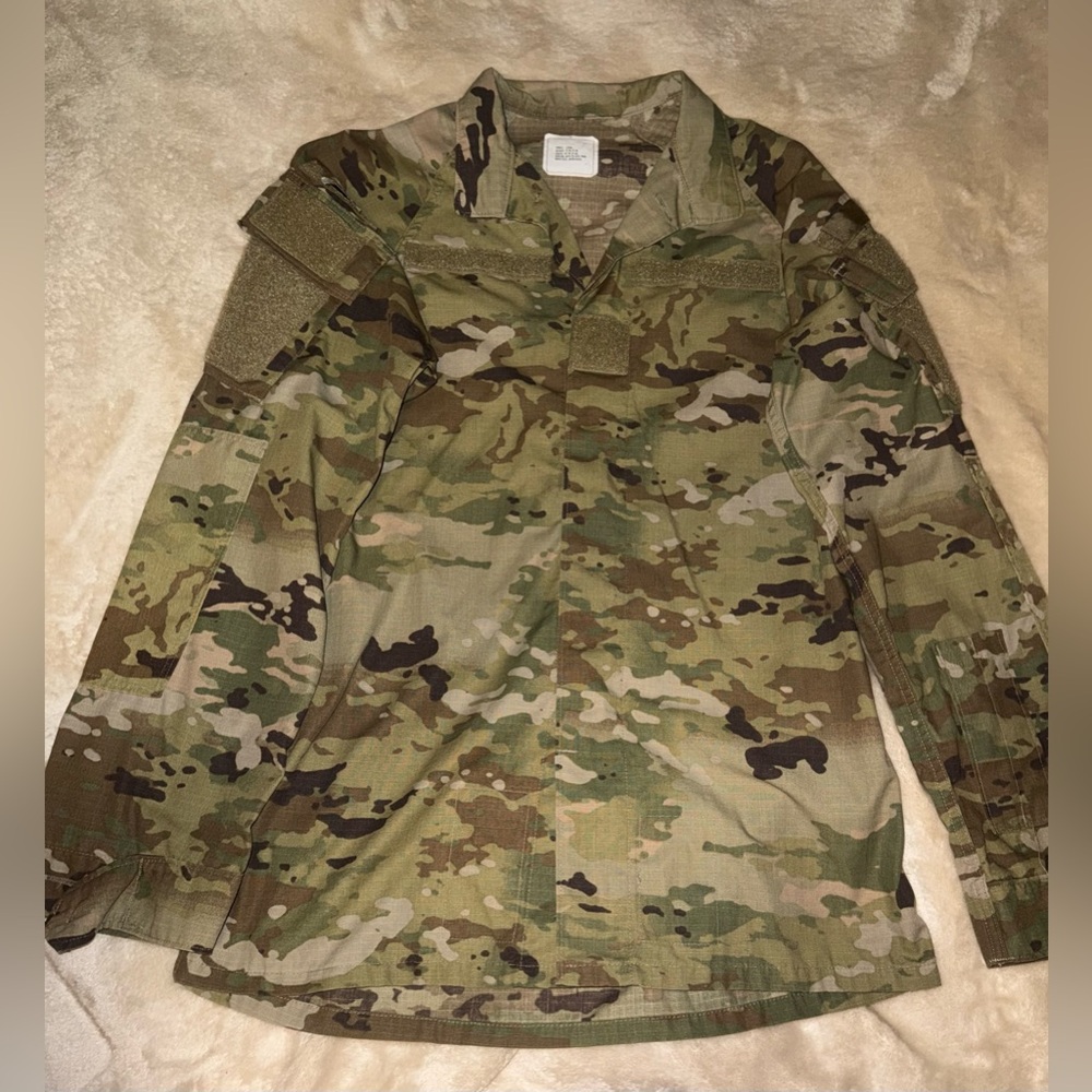 NEW Army OCP Camo Jacket Small Long Lightweight men Military surplus cargo S top